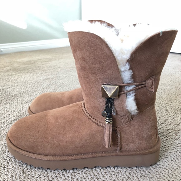 ugg lilou chestnut